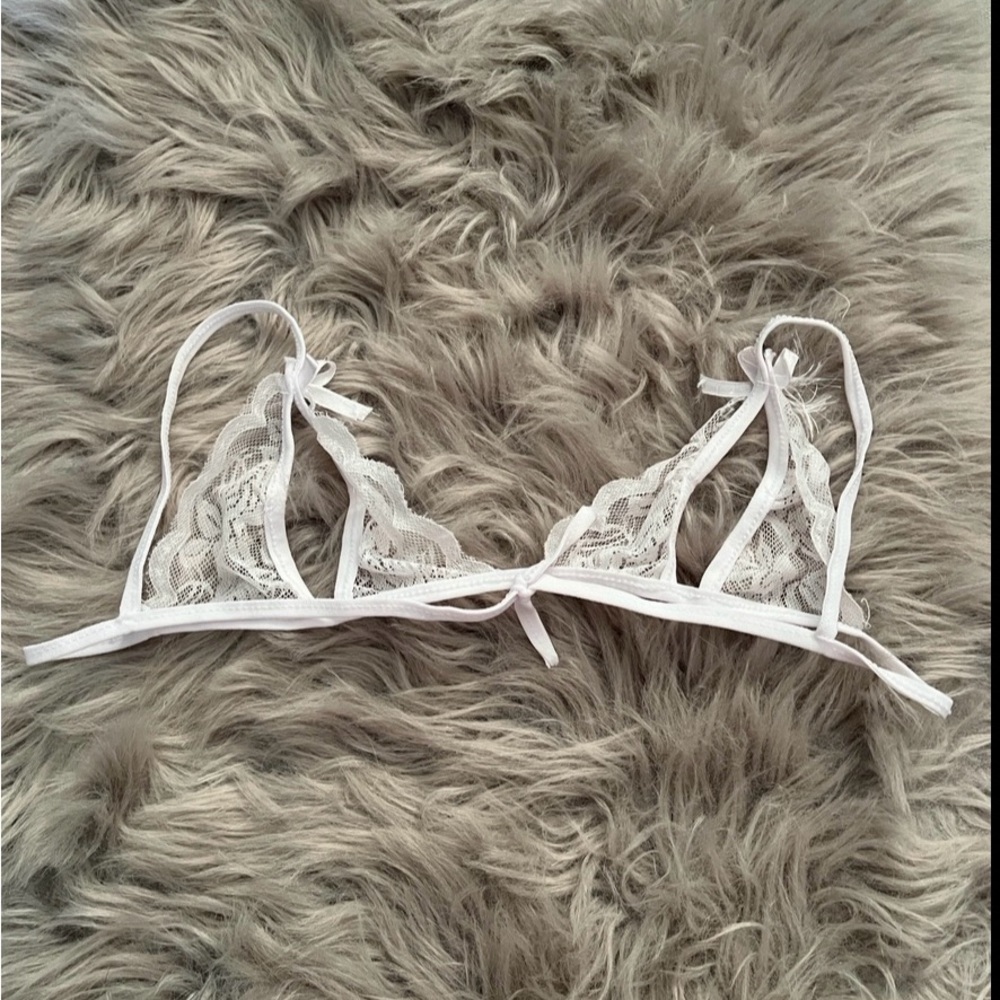 Lingerie - Picture 3 of 3